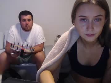 couple
        lilgoofball cam image #4076576