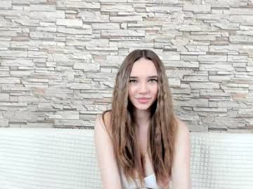 girl
        milana_gross cam image #1518674