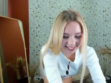girl
        cassie_palmer cam image #2629152