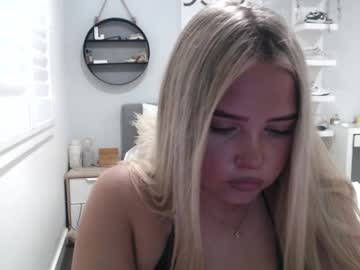 girl
        littlemissevie06 cam image #6621004