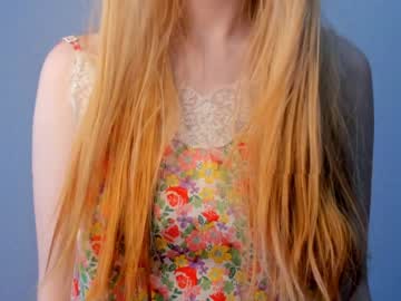 girl
        hwella cam image #1350563