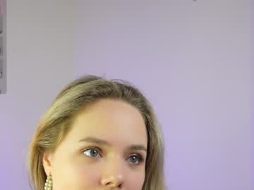 girl
        molly__meow cam image #4428245