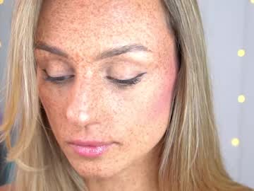 girl
        artease cam image #4374882