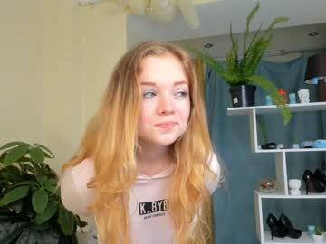 girl
        katherine_hi cam image #1980451
