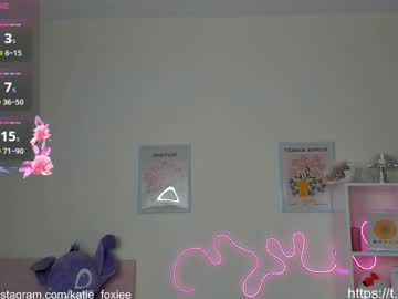 girl
        katiefoxie cam image #5688622