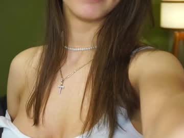 girl
        elswythferran cam image #6317602