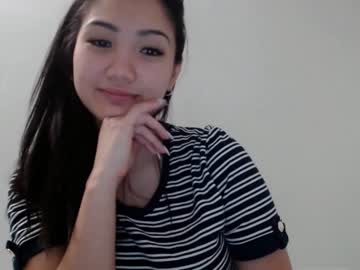girl
        london_tipton cam image #2598943