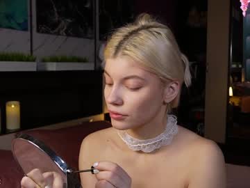 girl
        victoriabeverly cam image #5473503