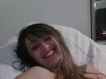 girl
        mommyswett cam image #3687314