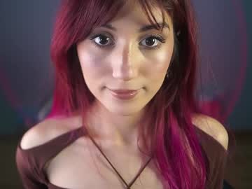 girl
        greeny_mat cam image #5074630