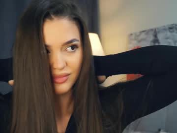 girl
        zarabeamer cam image #6805085