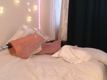 girl
        alice_lady2020 cam image #3362045