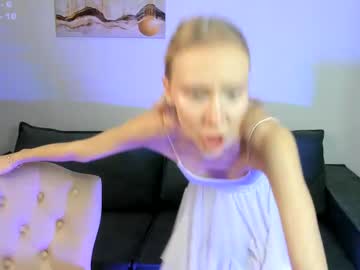 girl
        shine_nansy cam image #5905155