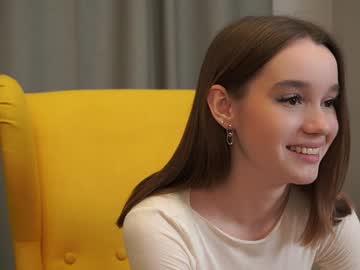 girl
        harrieteasley cam image #5609608