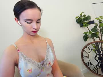 girl
        ehotlovea cam image #5889209