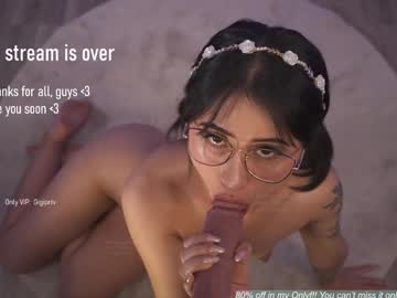 girl
        gigi_ulala cam image #5255584