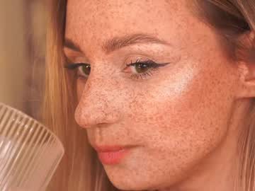 girl
        artease cam image #1956241