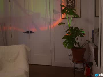 girl
        alisonrouge cam image #702576