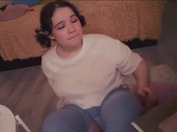 girl
        chery_lady22 cam image #826156