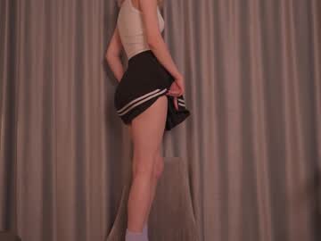 girl
        wanda_woman cam image #5202248