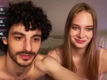 couple
        peachcreamcouple cam image #6958288