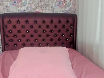 girl
        angelina_new cam image #2340170
