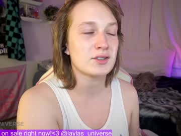 girl
        laylas_universe cam image #4610460