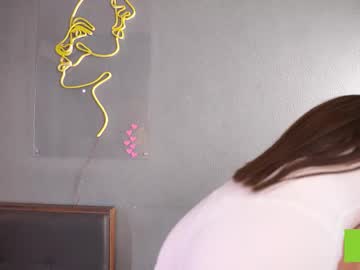 girl
        bellacle cam image #6171137