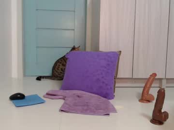 girl
        deliciouslatte cam image #2114746