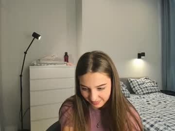 girl
        _ritaturner_ cam image #2199889