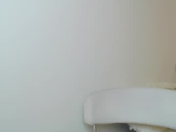 girl
        natural_meri_ cam image #5569372