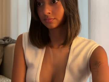 girl
        mayahepburn cam image #3659294