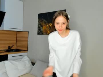 girl
        breeblanton cam image #3946089