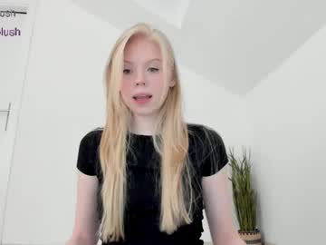 girl
        sonyaplush cam image #6468744
