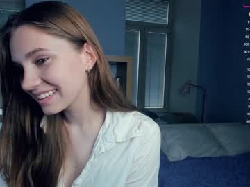 girl
        youne_and_beautiful cam image #1645416