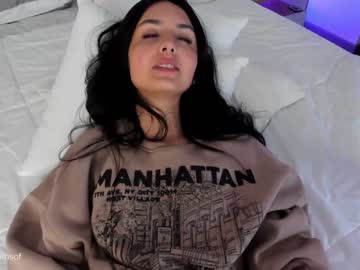 girl
        annie_dreams cam image #2663213