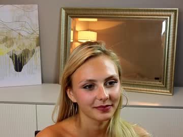 girl
        darlinechapel cam image #4969316