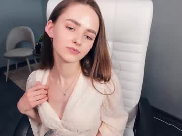 girl
        chillsea cam image #3323498