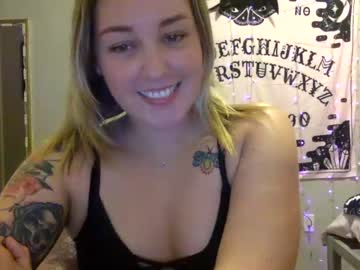 girl
        thicc_tattooed_bitch cam image #308621