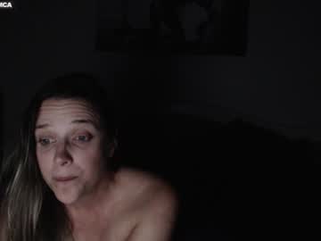girl
        bluexstacey cam image #4742231