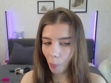 girl
        jenie_fire cam image #6719900