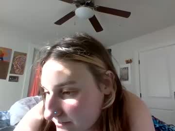 girl
        kittenbaby90 cam image #3544908