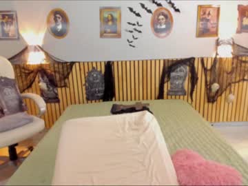 girl
        little_effy18 cam image #2697693