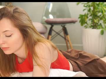 girl
        mona_elisa cam image #4369037