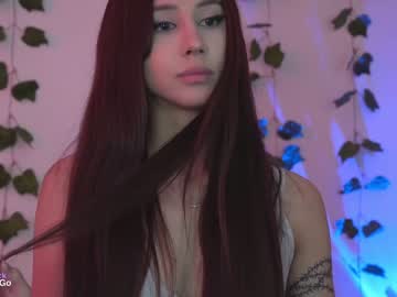 girl
        _sirine_ cam image #3460259