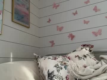 girl
        adorablair cam image #5621146