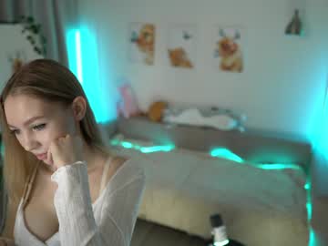 girl
        avroramy cam image #5653829