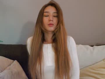 girl
        sharasuo cam image #1300928