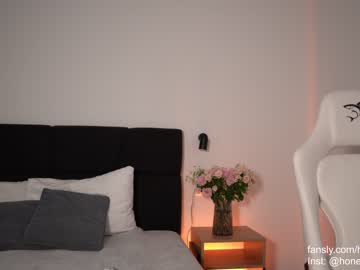 girl
        aria_diaz cam image #3974087