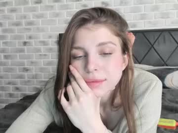 girl
        si_lilly cam image #1139225